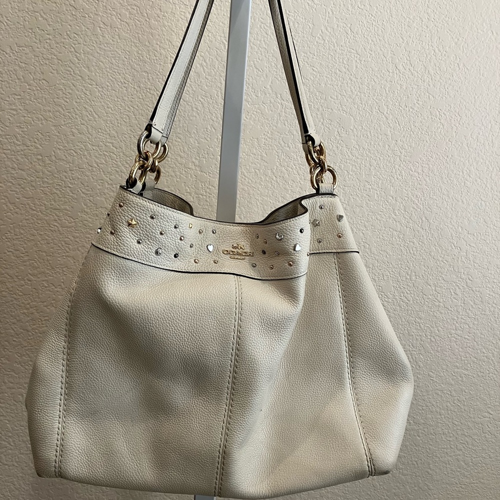 Coach beautiful pebble cream leather shoulder bag with double handles. Medium.